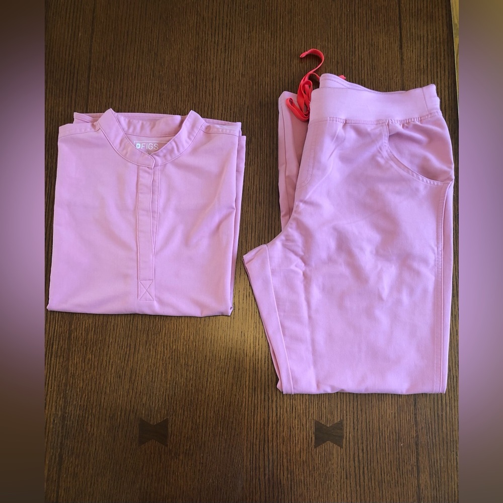 FIGS CHALK PINK